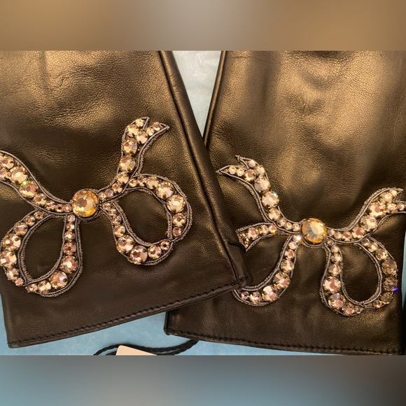 NWT NIB GUCCI New Patch leather Crystal Bow black gloves sz 8 giftable - Picture 2 of 6